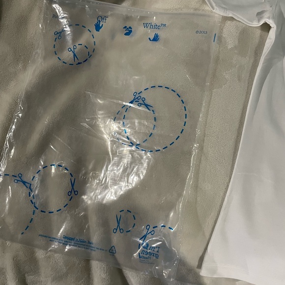 OFF-WHITE T - Picture 5 of 5